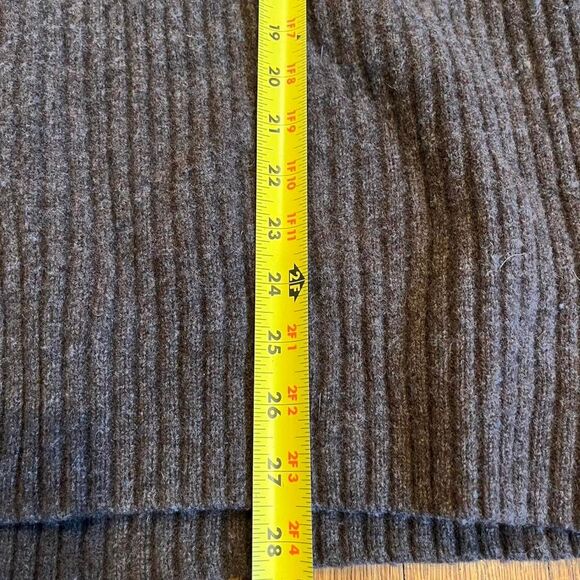 100% lambs wool L.L. Bean‎ sweater - Picture 4 of 4
